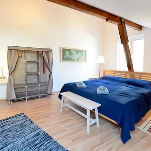  Holiday home House With Courtyard & Parking Close To Stadtpark